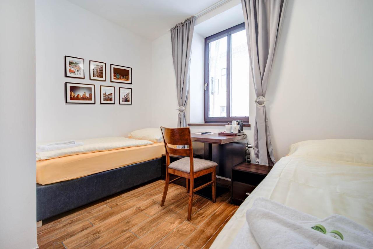 Penzion Kralovska Cesta Brünn Exterior foto