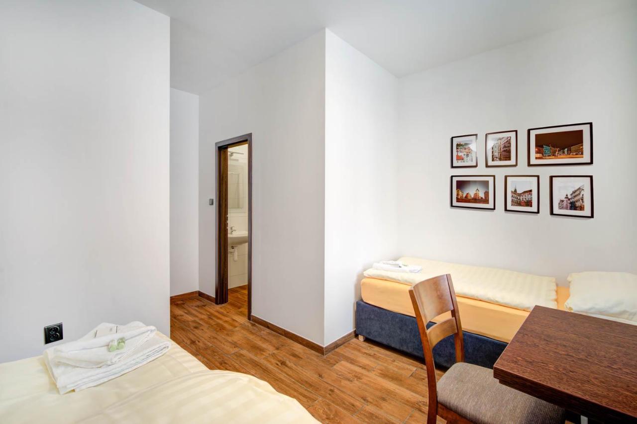 Penzion Kralovska Cesta Brünn Exterior foto