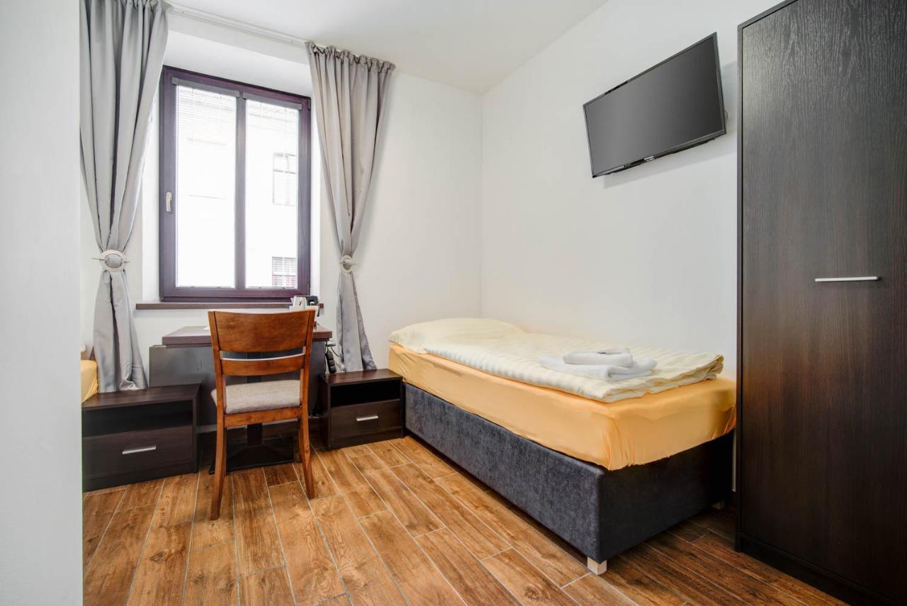 Penzion Kralovska Cesta Brünn Exterior foto