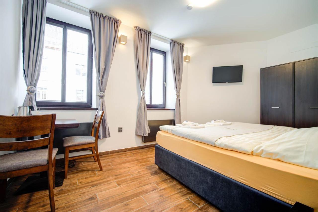 Penzion Kralovska Cesta Brünn Exterior foto
